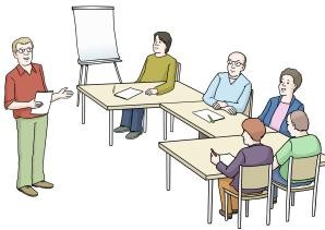 Hier ist ein Bild von einer Fortbildung zu sehen. Mehrere Teilnehmer sitzen an den Tischen und hören dem Leiter der vorne an einem Flipchart steht zu. Hier ist ein Bild von einer Fortbildung zu sehen. Mehrere Teilnehmer sitzen an den Tischen und hören dem Leiter der vorne an einem Flipchart steht zu.