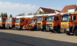 Das Bild zeigt die Fahrzeuge des Fachdienstes Straßen